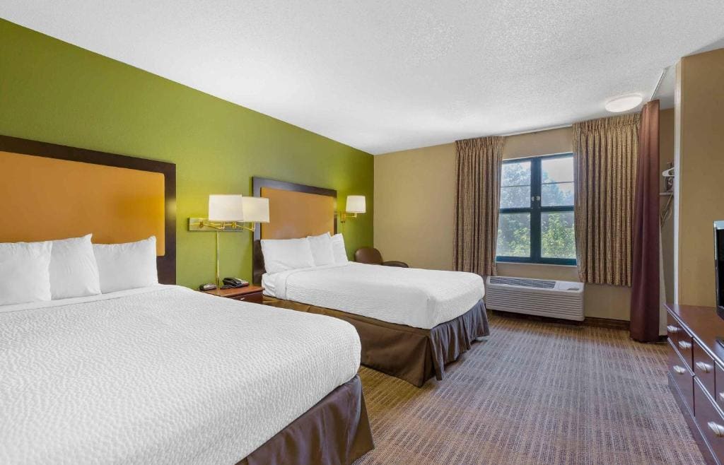Studio with 2 Double Beds - Non-Smoking room - Image 2