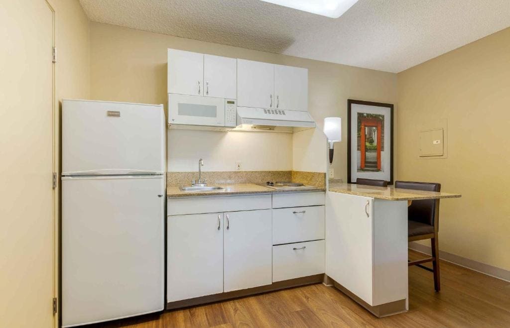 Studio with 2 Double Beds - Non-Smoking room - Image 1