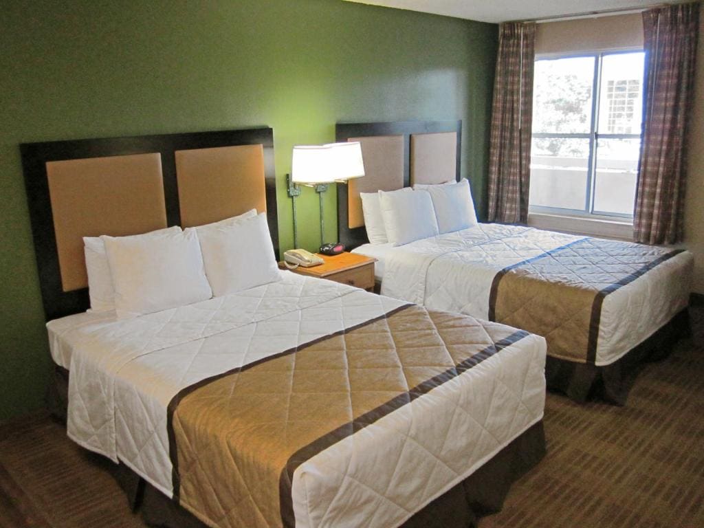 Studio with 2 Double Beds - Non-Smoking room - Image 3