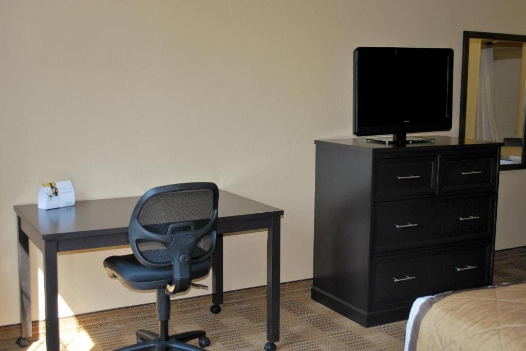 Queen Studio - Non-Smoking room - Image 3