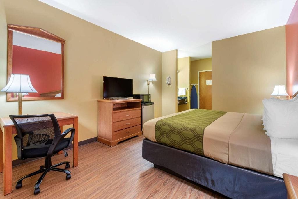Double Room with Two Double Beds - Non-Smoking room - Image 2