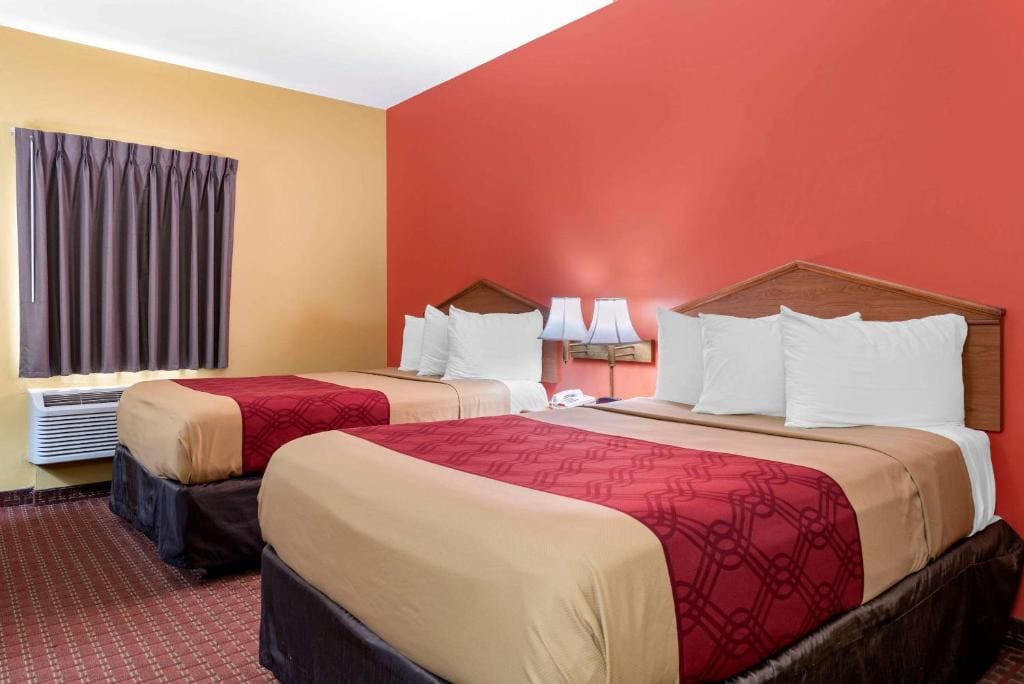 Double Room with Two Double Beds - Non-Smoking room - Image 3