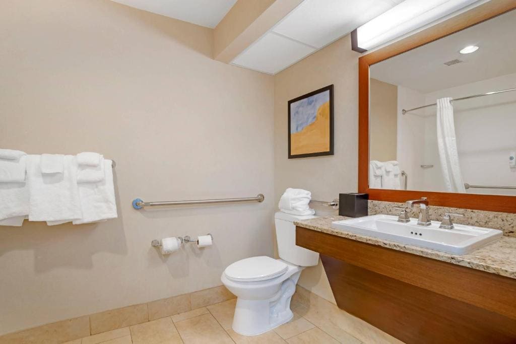 Suite with Two Queen Beds Upgrade - Accessible/Non-Smoking room - Image 1