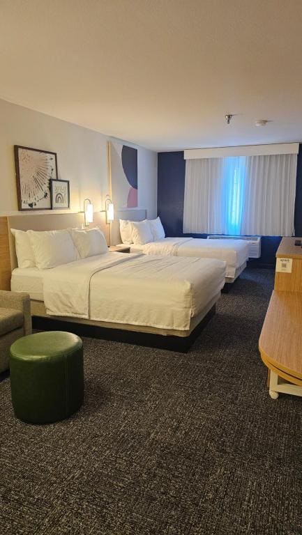 Queen Room with Two Queen Beds room - Image 3