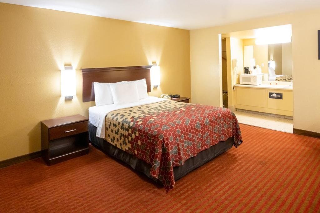 Double Room with Two Double Beds - Non-Smoking room - Image 3
