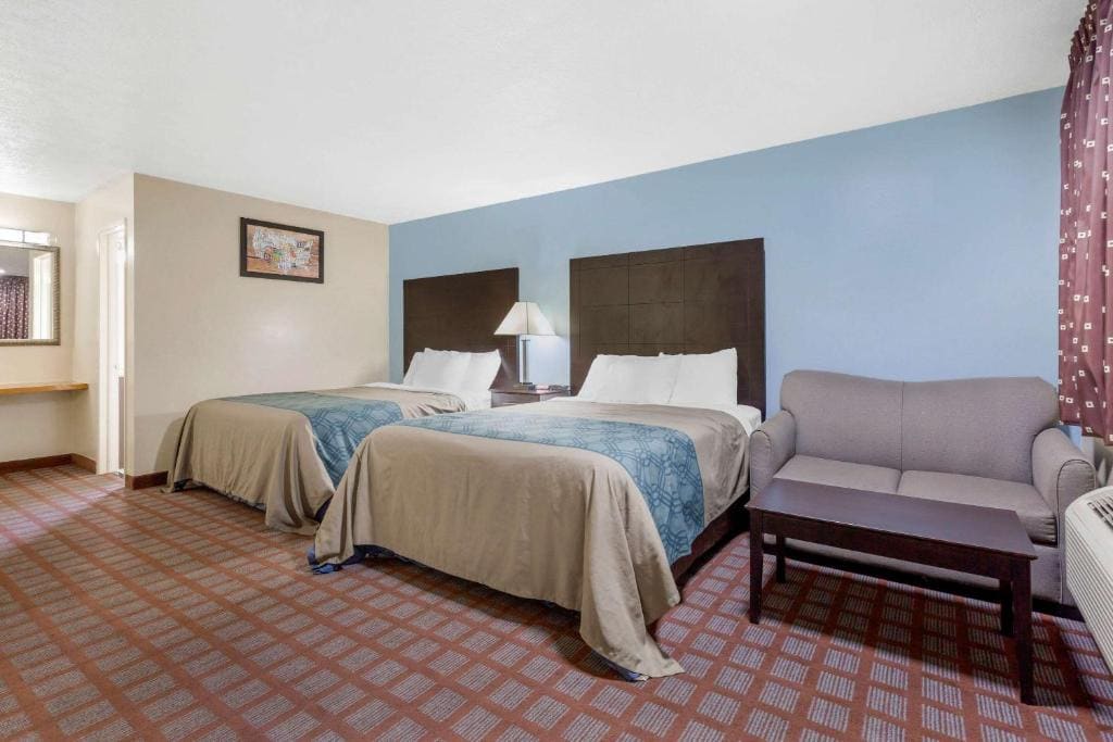 Queen Room - Non-Smoking room - Image 2