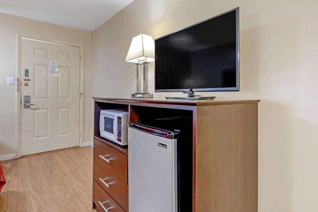 Standard Room with Two Double Beds - Non-Smoking room - Image 1