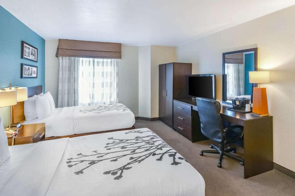 Double Room with Two Double Beds - Non-Smoking room - Image 2