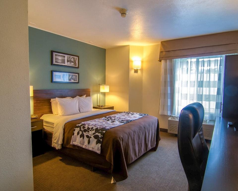 Queen Room - Non-Smoking room - Image 1