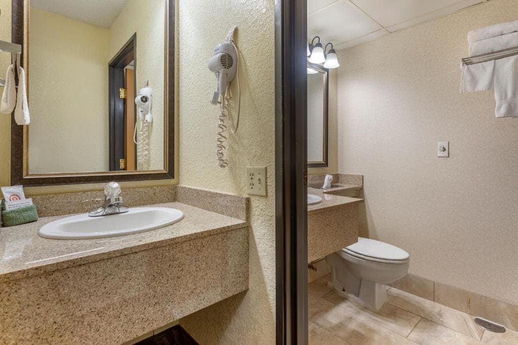 King Room - Non-Smoking room - Image 1