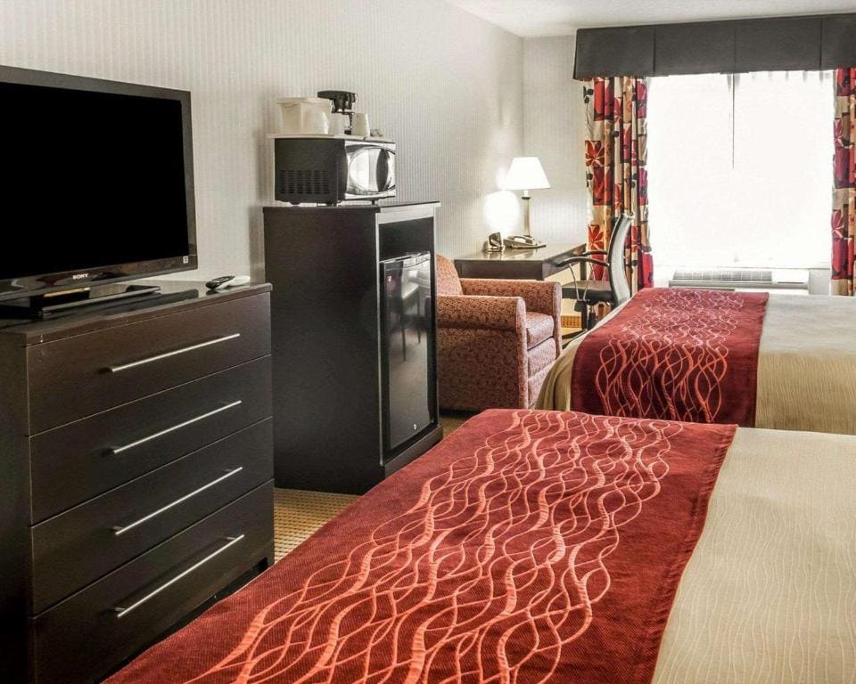 Queen Suite - Non-Smoking room - Image 2