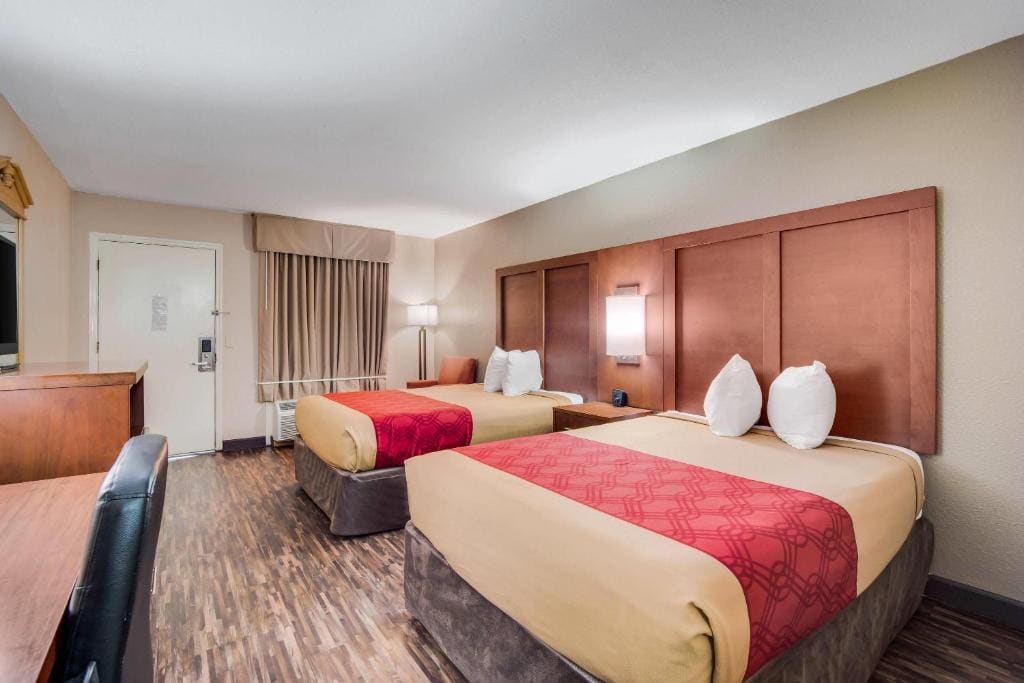 Double Room with Two Double Beds - Non-Smoking room - Image 3