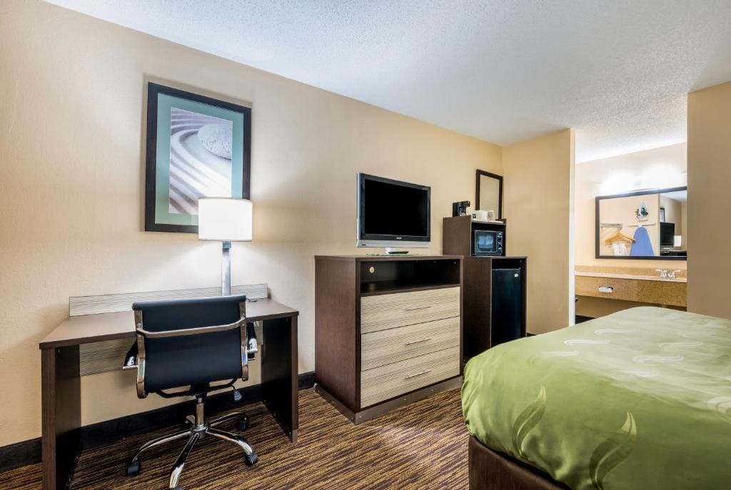 King Room - Non-Smoking room - Image 2