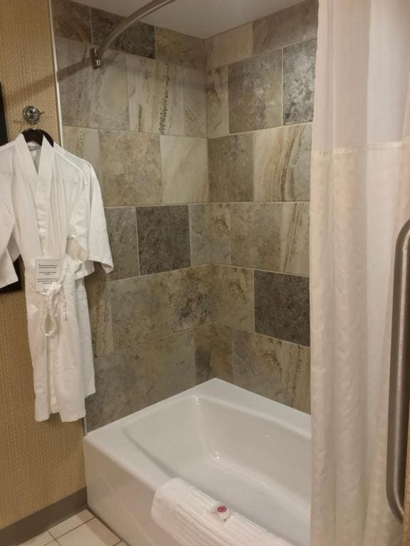 King Suite room - Image 3