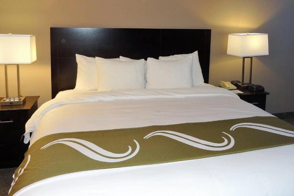 King Room - Non-Smoking room - Image 2