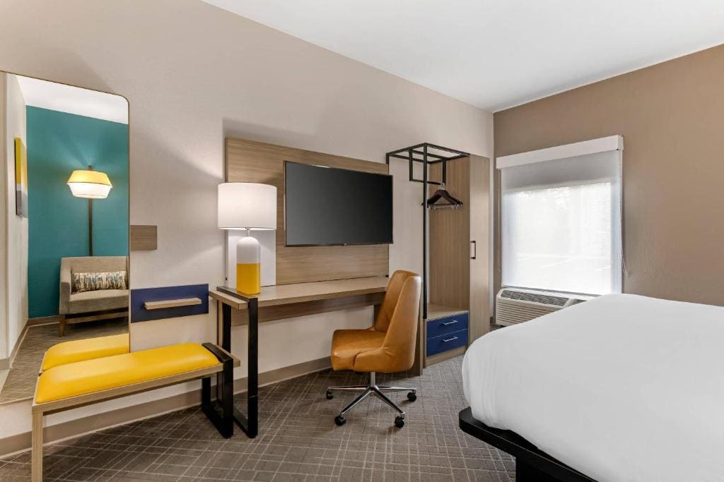 King Room - Non-Smoking room - Image 2