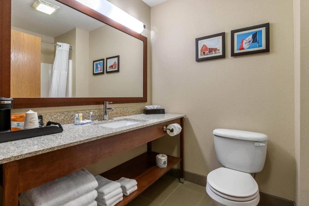 King Room - Accessible/Non-Smoking room - Image 2