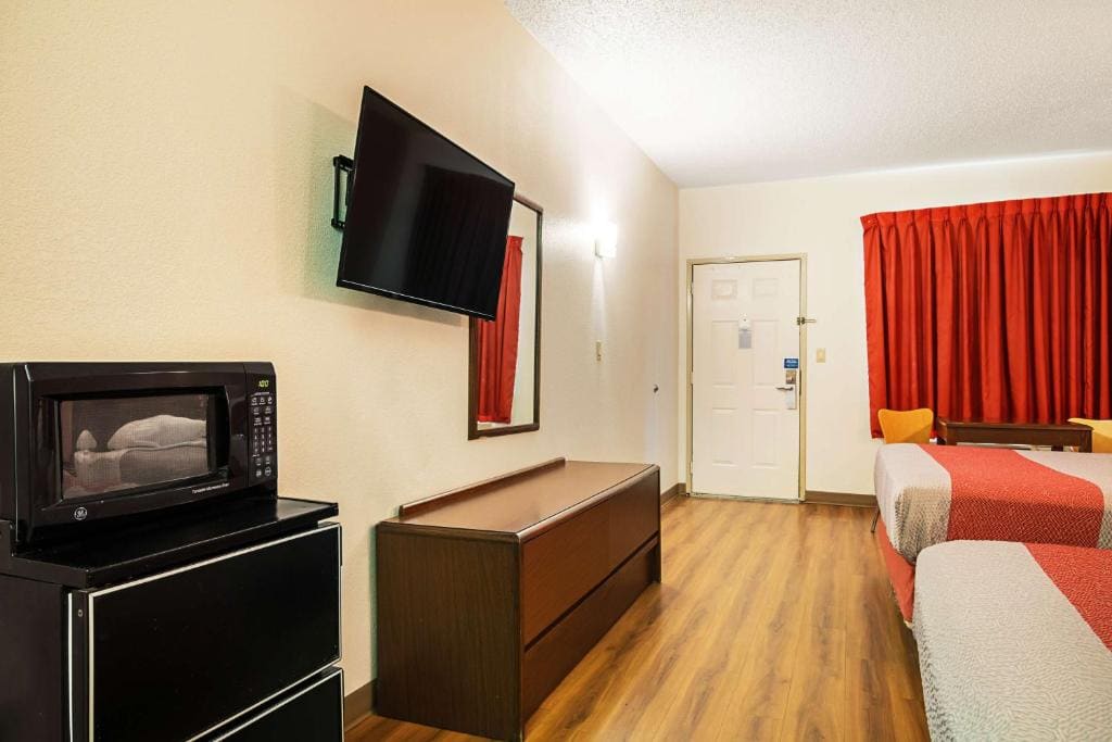 Deluxe Queen Room with Two Queen Beds - Non-Smoking room - Image 1
