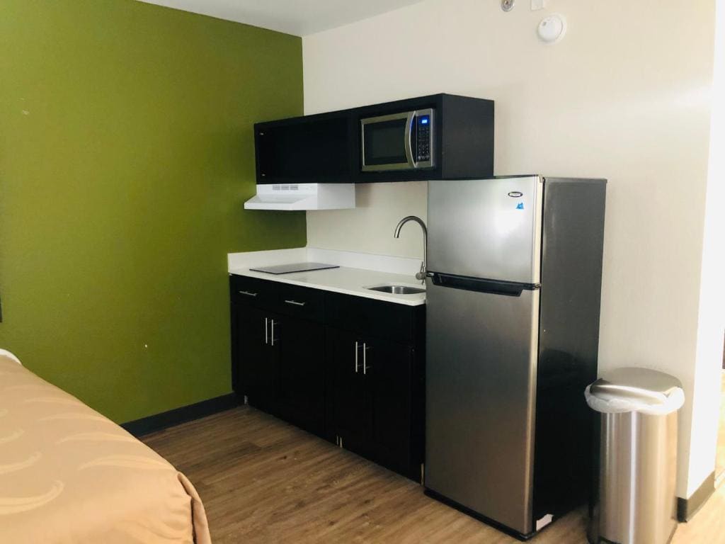 Efficiency Room with Two Double Beds - Non Smoking room - Image 1