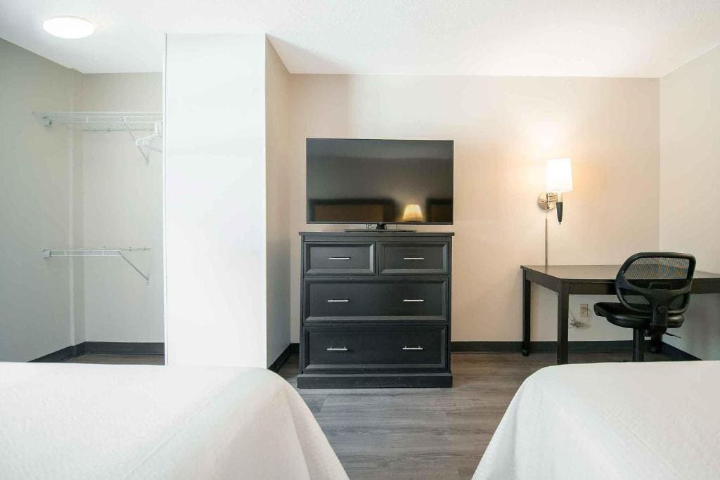 Studio with 2 Double Beds - Non-Smoking room - Image 2