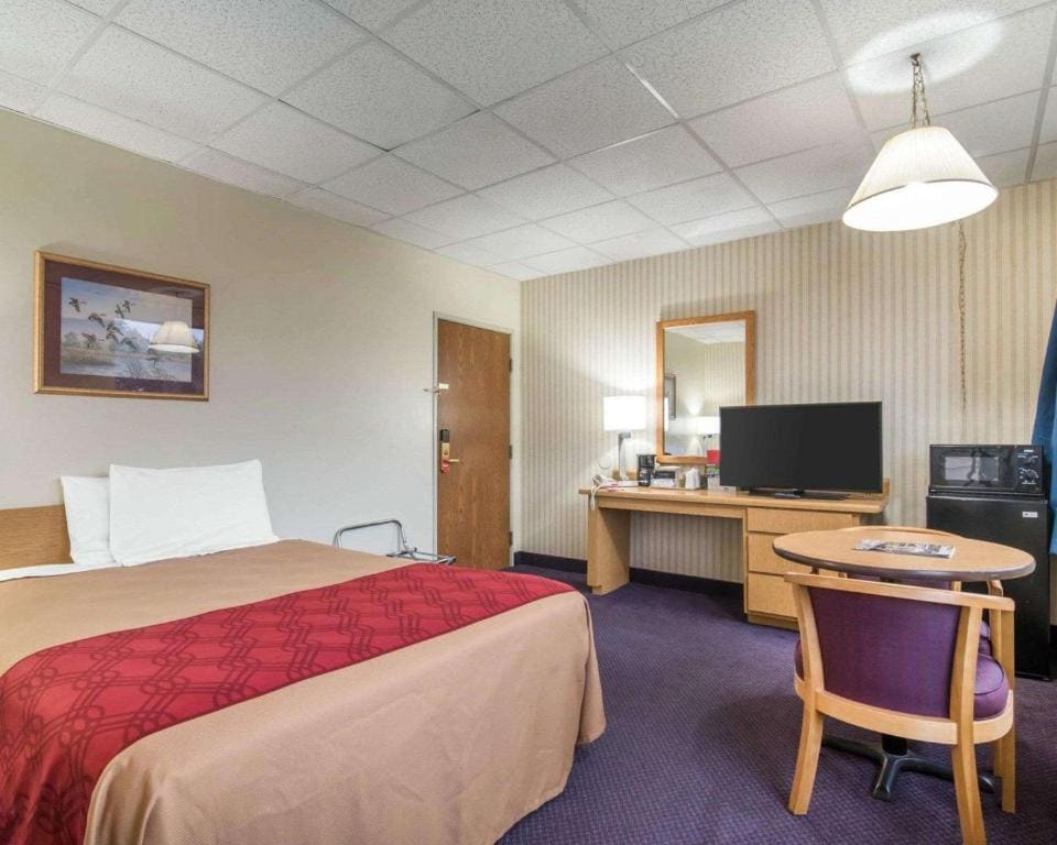 Queen Room - Non-Smoking room - Image 3