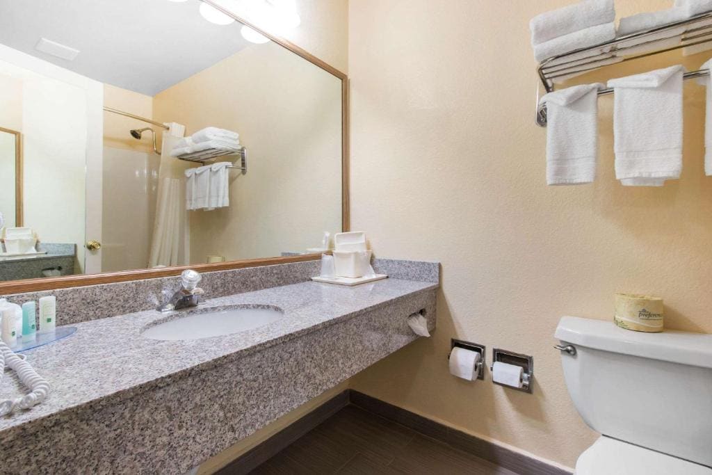 Standard King Room - Non-Smoking room - Image 2