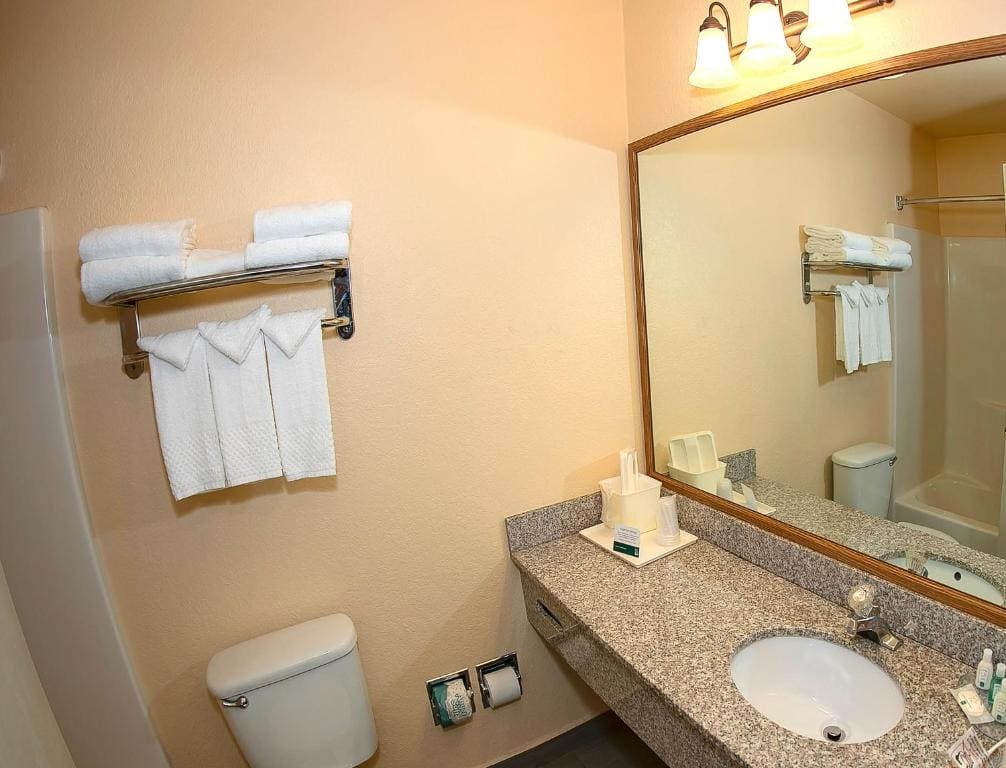 Standard King Room - Non-Smoking room - Image 1