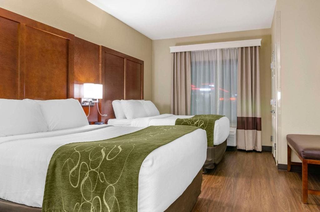Suite with Two Queen Beds room - Image 1