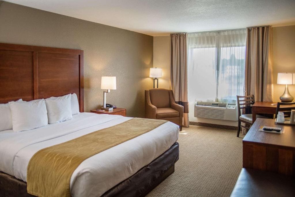 King Room - Accessible/Non-Smoking room - Image 1