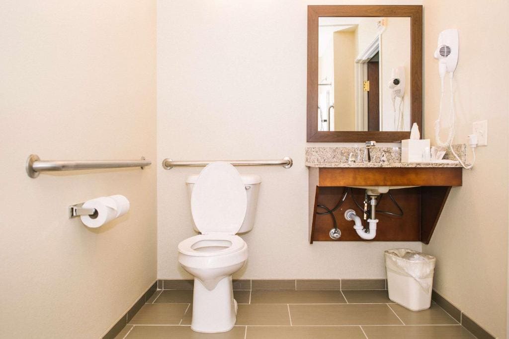 King Room - Accessible/Non-Smoking room - Image 2