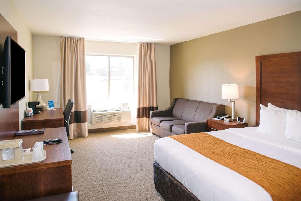 Queen Room - Accessible/Nonsmoking room - Image 2