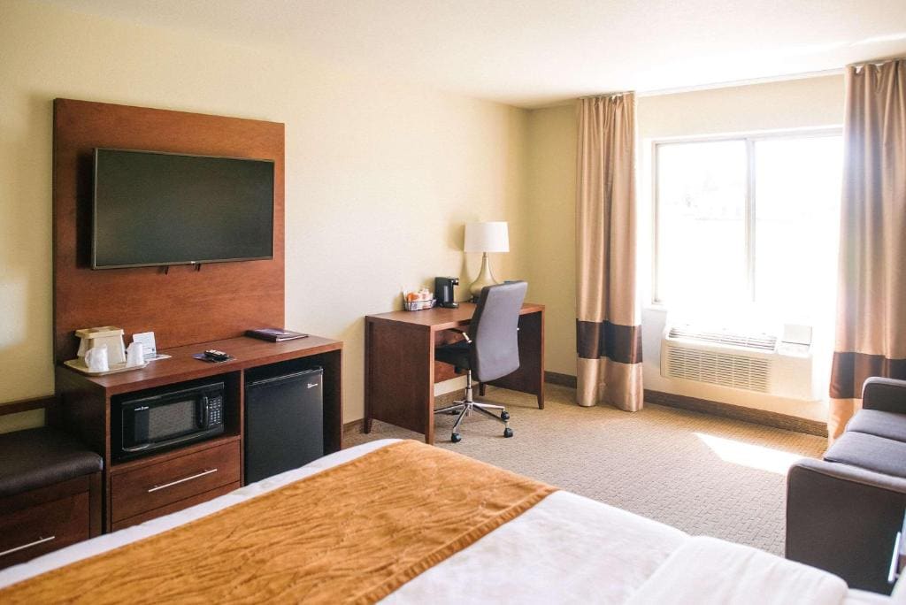 Queen Room - Accessible/Nonsmoking room - Image 1