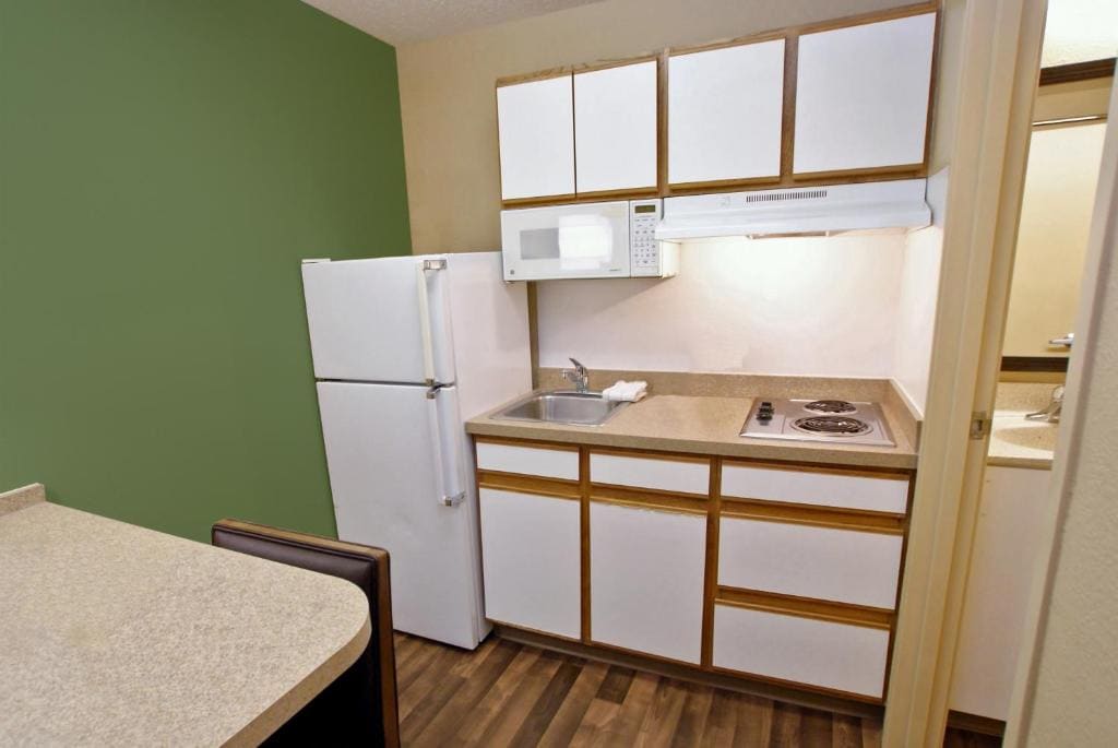 Studio with 2 Queen Beds - Non-Smoking room - Image 1