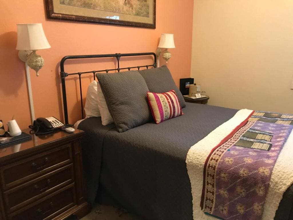 Queen Room room - Image 3