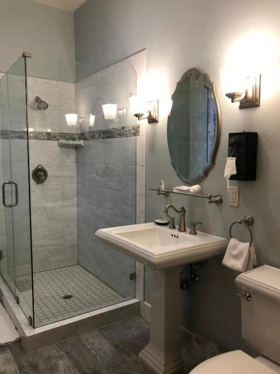 Double Room with Bathroom room - Image 2