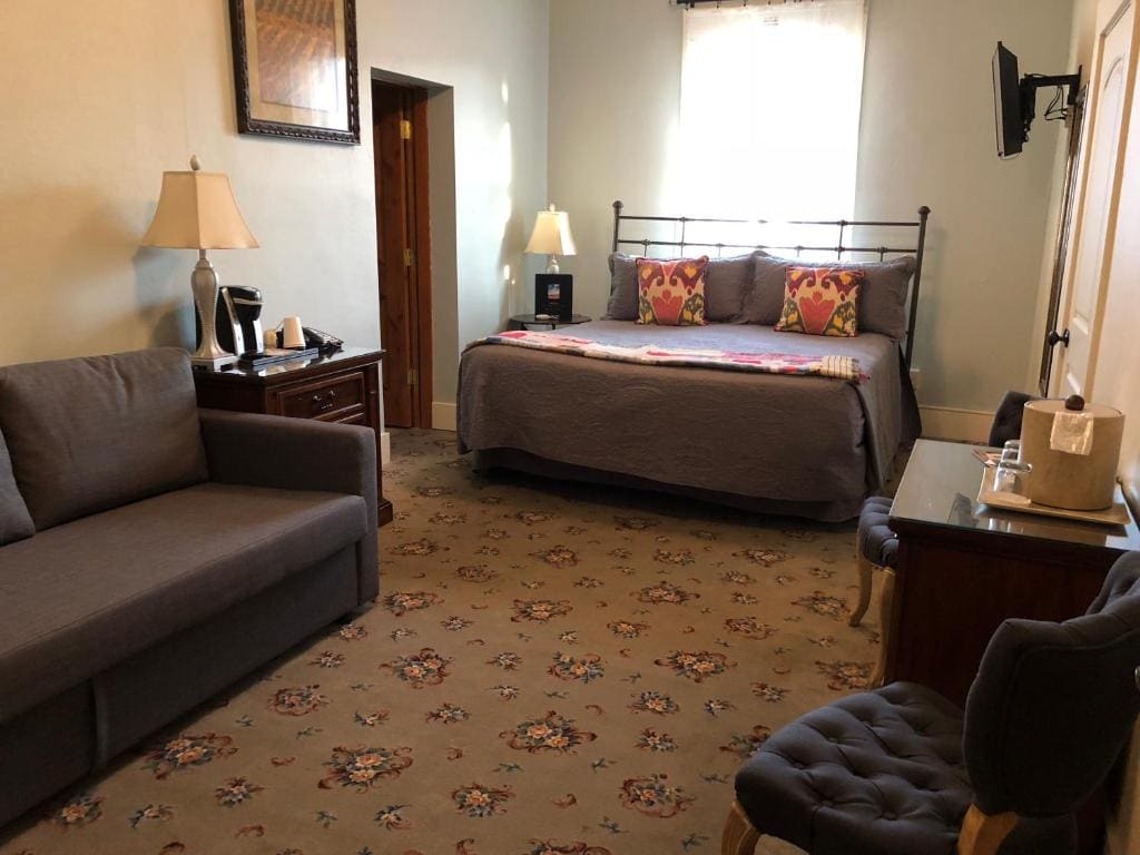 Superior King Suite room - Image 1