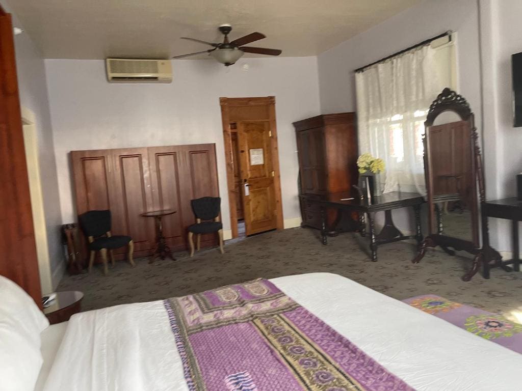 Deluxe King Room room - Image 2