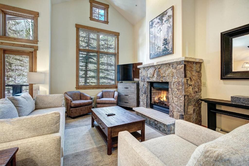 Deluxe Two-Bedroom Townhome room - Image 2