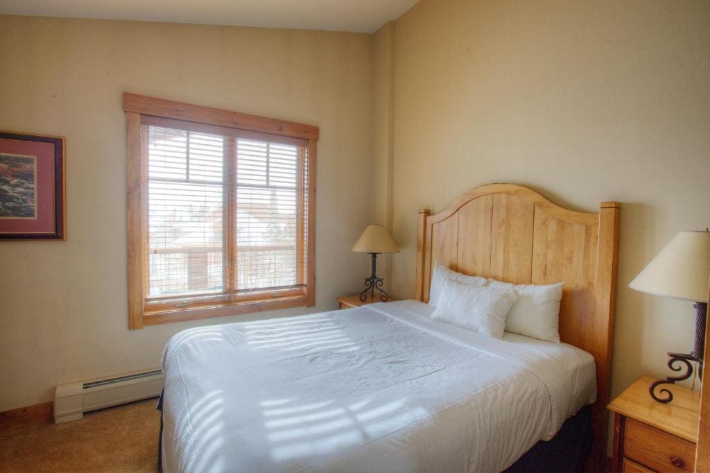 Three-Bedroom Apartment room - Image 3