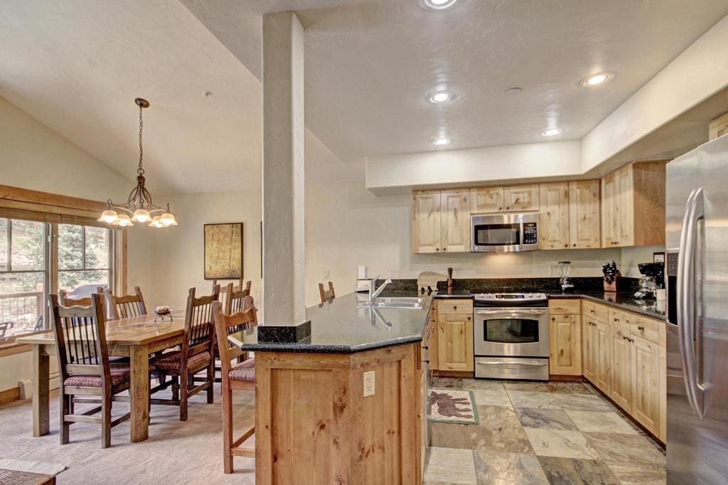 Two-Bedroom Townhouse room - Image 2