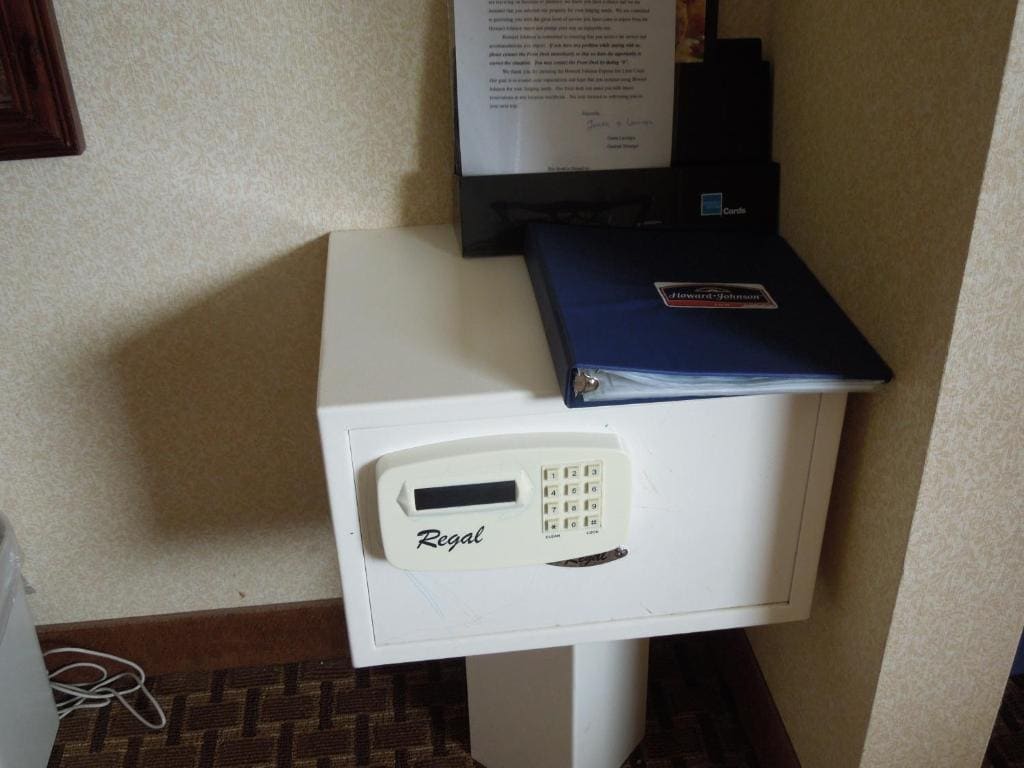 King Room - Non-Smoking room - Image 2