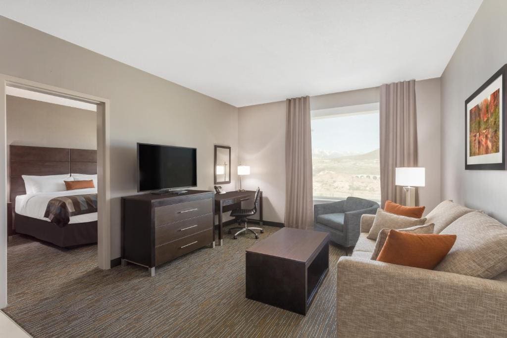 One-Bedroom King Suite - Non-Smoking room - Image 1