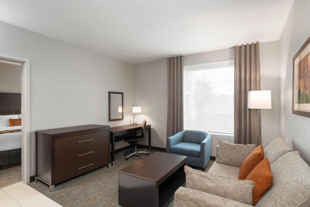 Executive King Suite - Disability Access/Non-Smoking room - Image 1