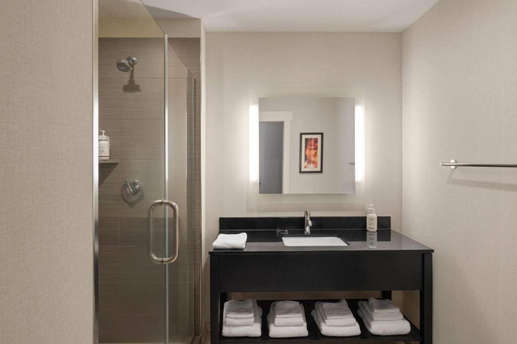 King Room - Non-Smoking room - Image 3