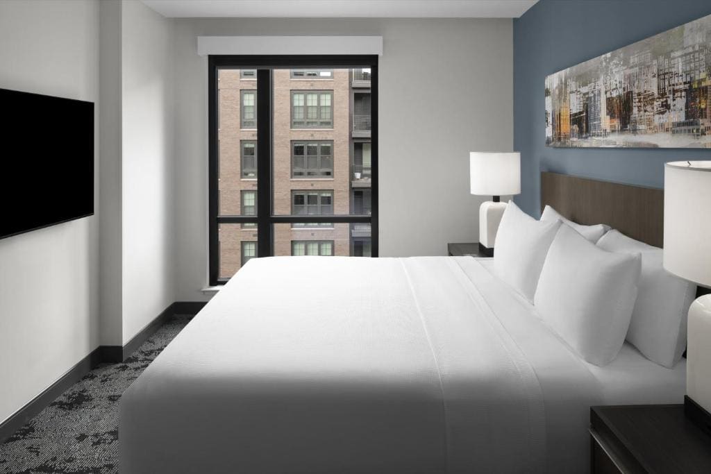 One-Bedroom King Suite with Sofa Bed and Kitchen room - Image 1
