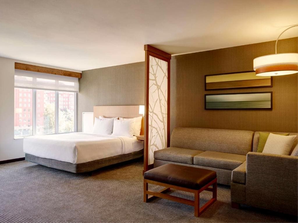 King Room with Sofa Bed and Accessible Tub - Disability Access room - Image 1