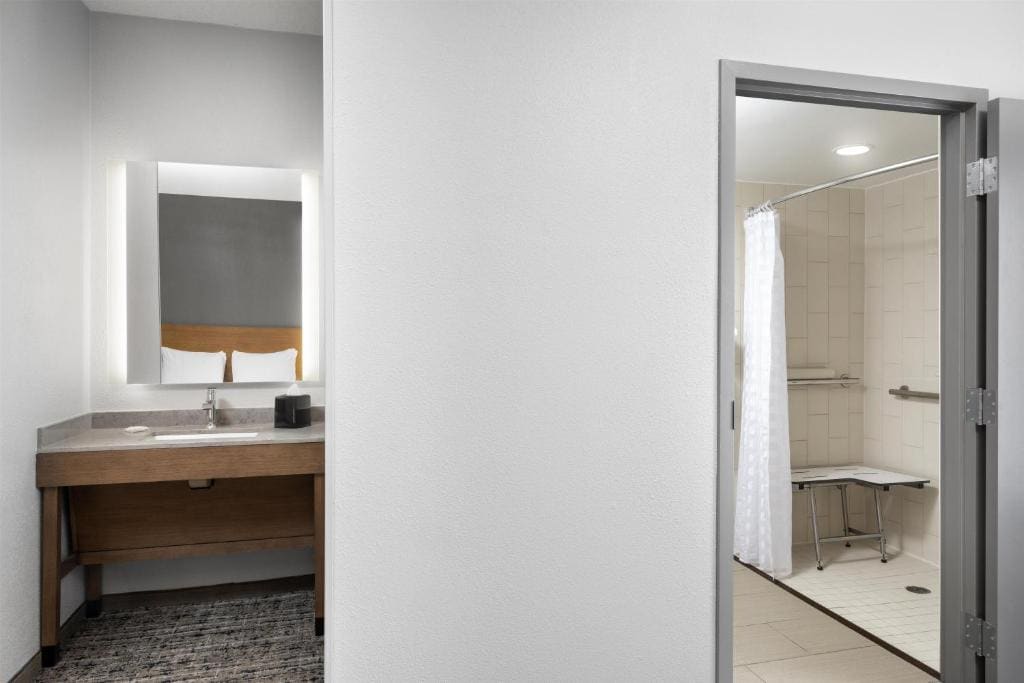 Double Room with Two Double Beds and Sofa Bed room - Image 3