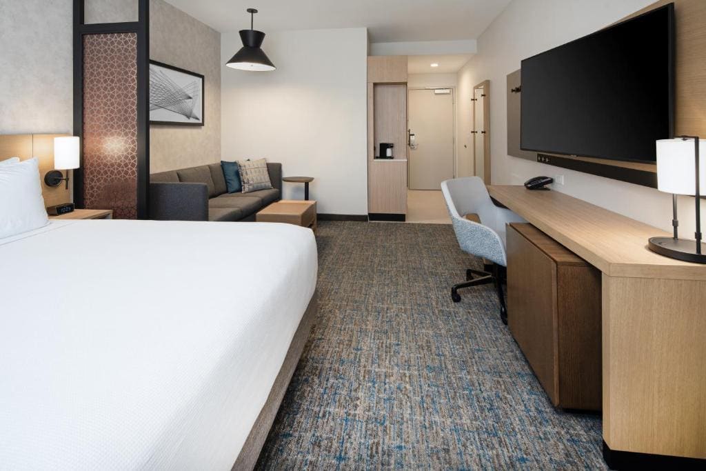 King Room with Sofa Bed room - Image 1