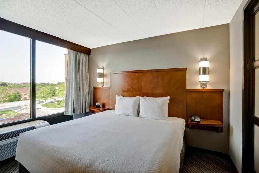 King Room with Accessible Tub - Disability Access room - Image 1