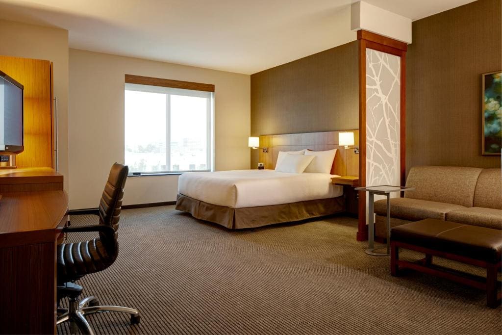 King Room with Sofa Bed room - Image 1